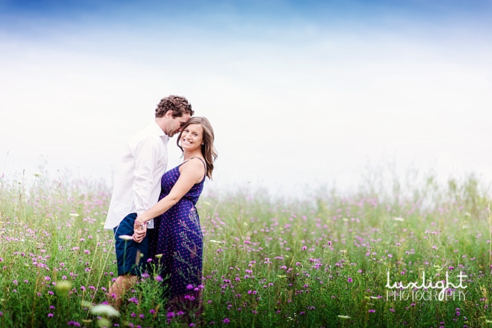 maternity photography in wild flowers