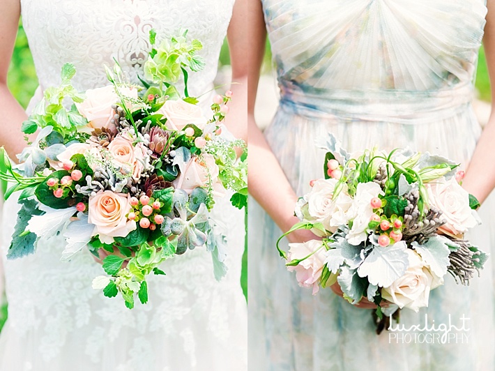 bride and maid of honor floral bouquets 