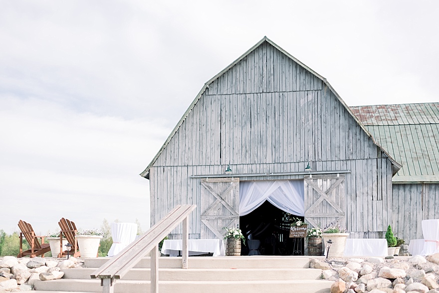 Shanahans Barn in Charlevoix Michigan Wedding Photography
