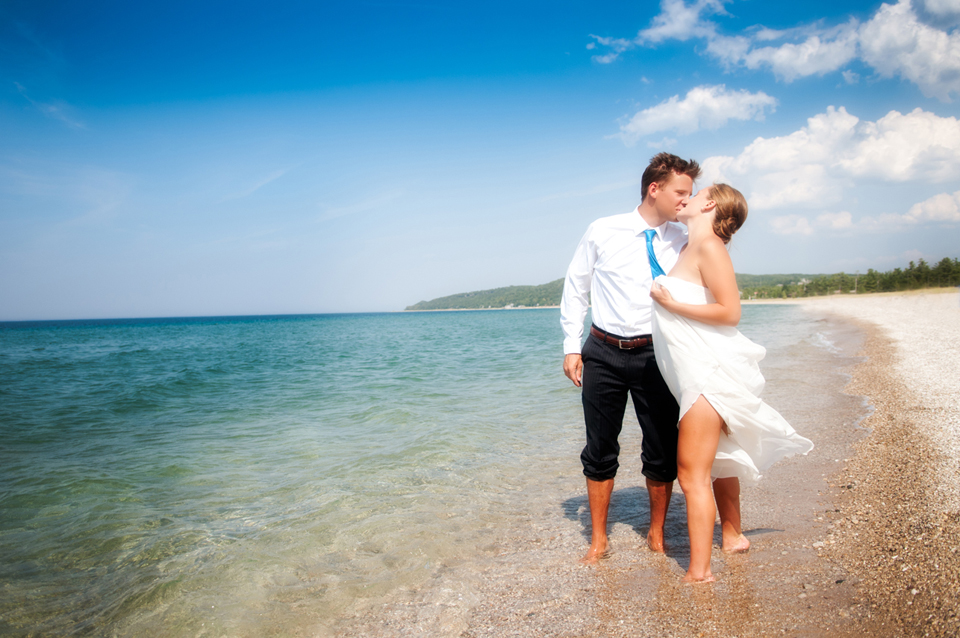Weddings In Michigan By The Lakes The Best Wedding Picture In The