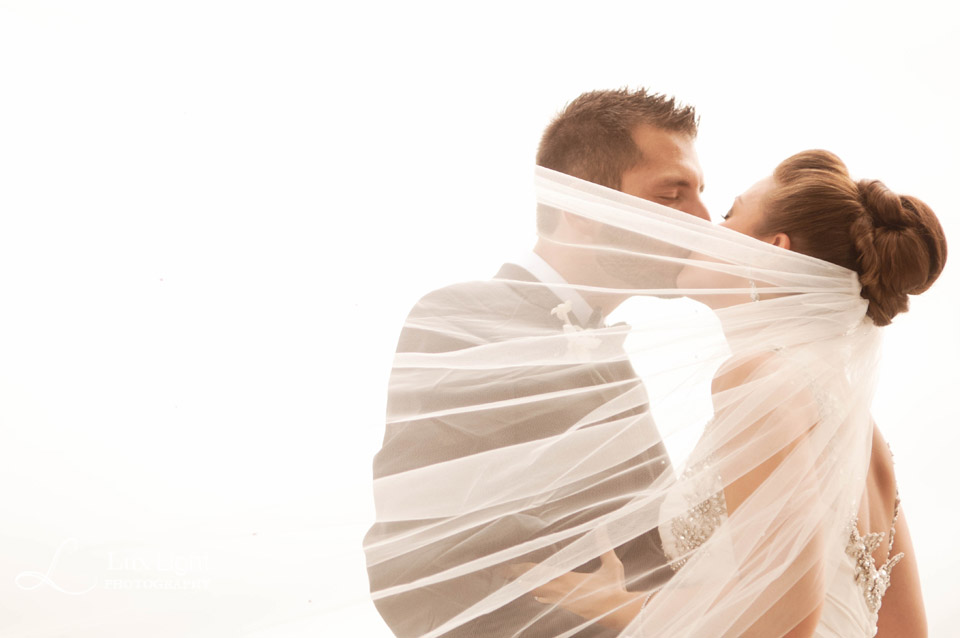 beautiful-bride-groom-poses-lux-light-photography-051