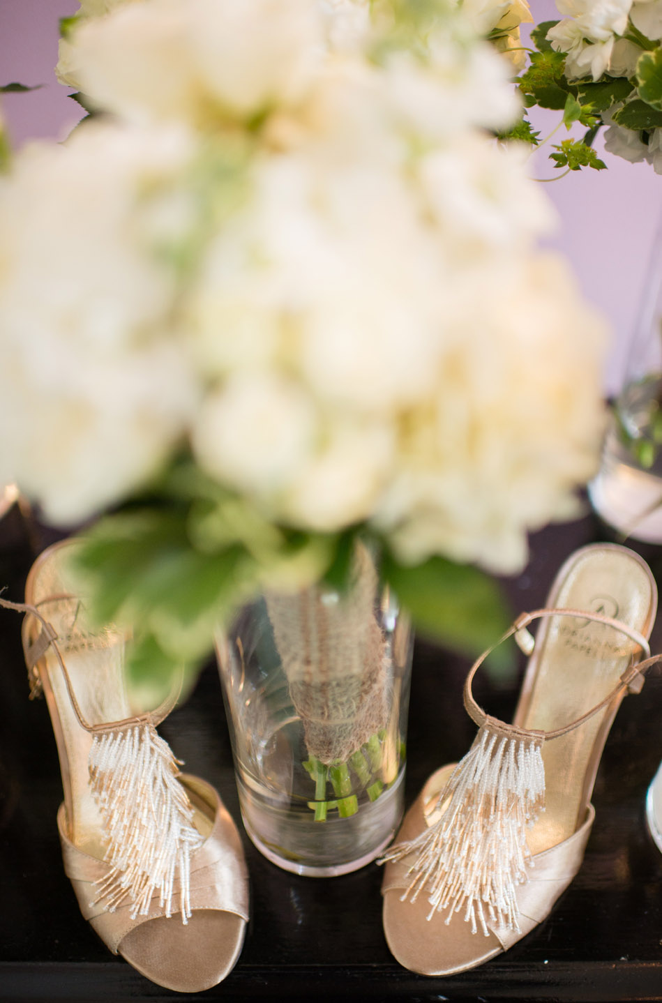 wedding-bride-shoes-lux-light-photography-01