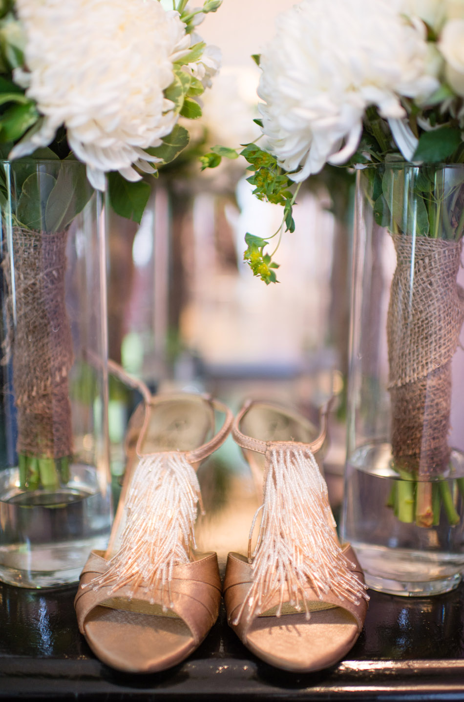 wedding-bride-shoes-lux-light-photography-03