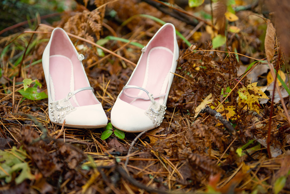 wedding-bride-shoes-lux-light-photography-05