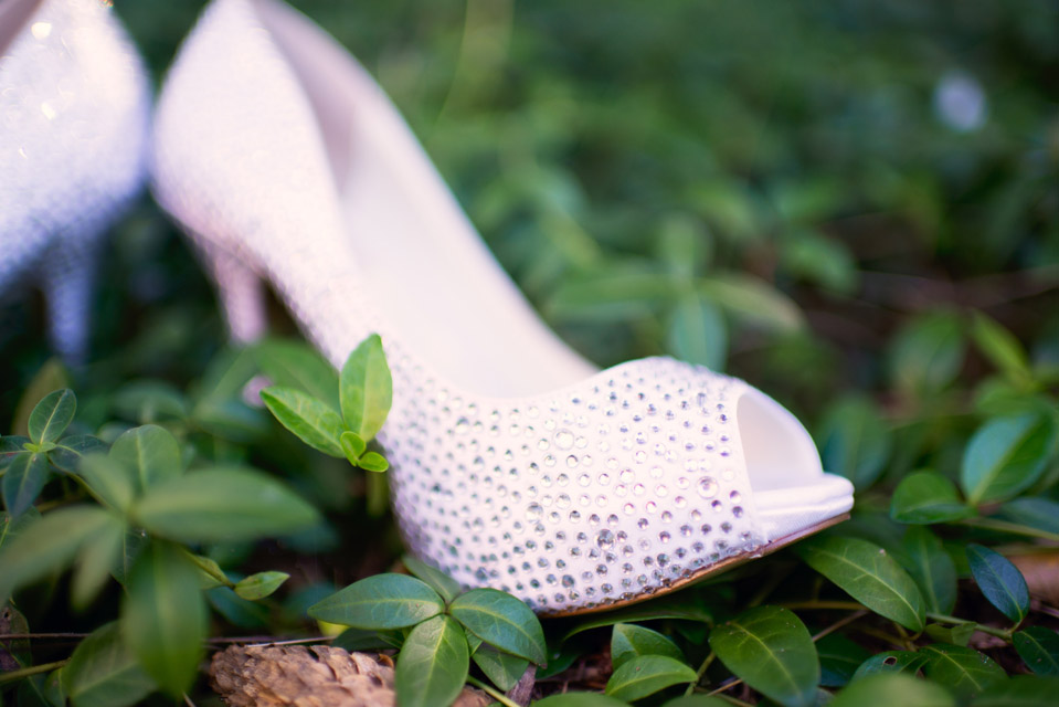wedding-bride-shoes-lux-light-photography-23