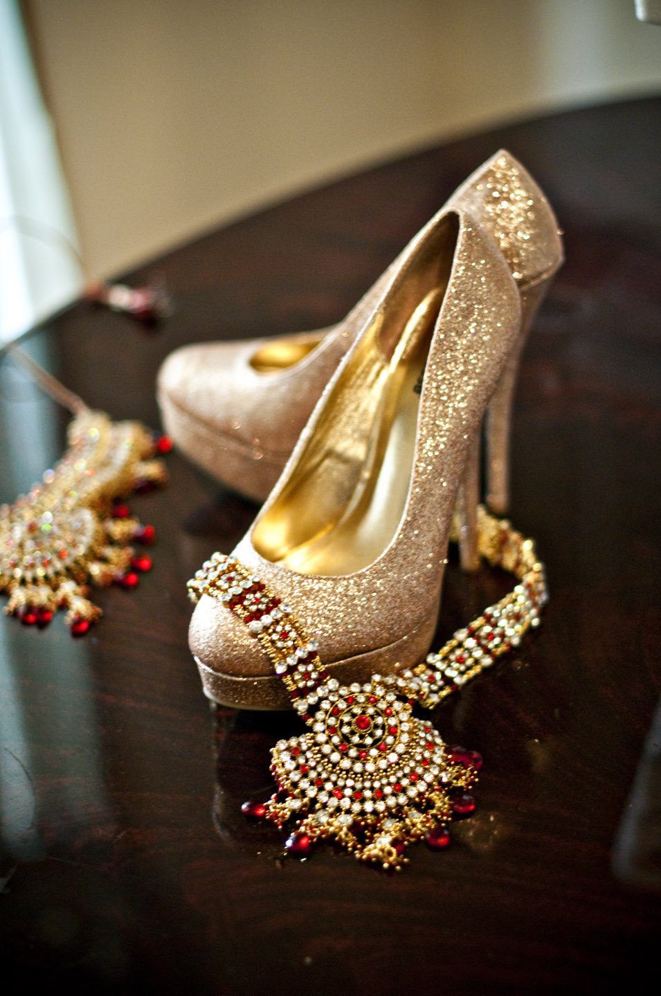 wedding-bride-shoes-lux-light-photography-30
