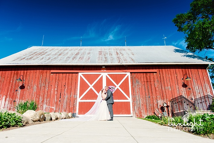 crooked creek ranch barn wedding photo